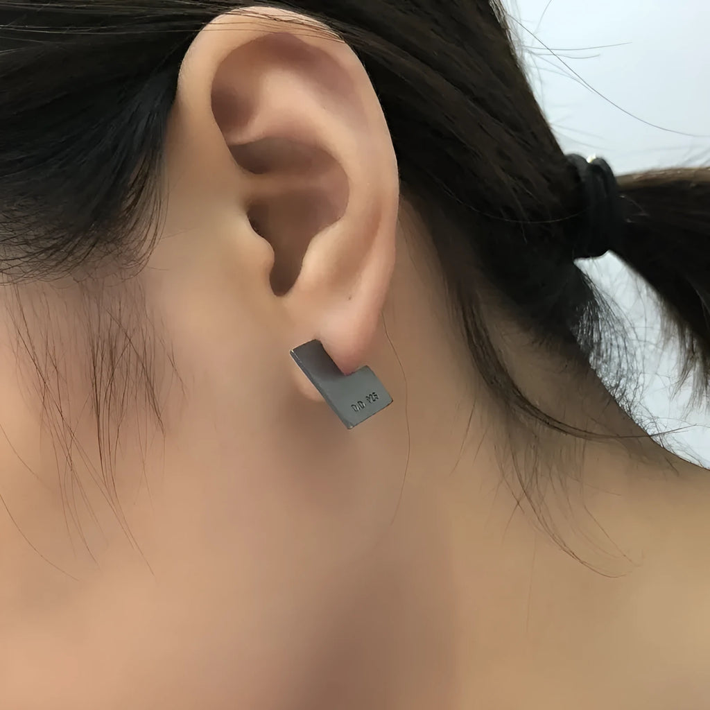 Oxidation black geometric square earrings made from 925 sterling silver, measuring 16mm