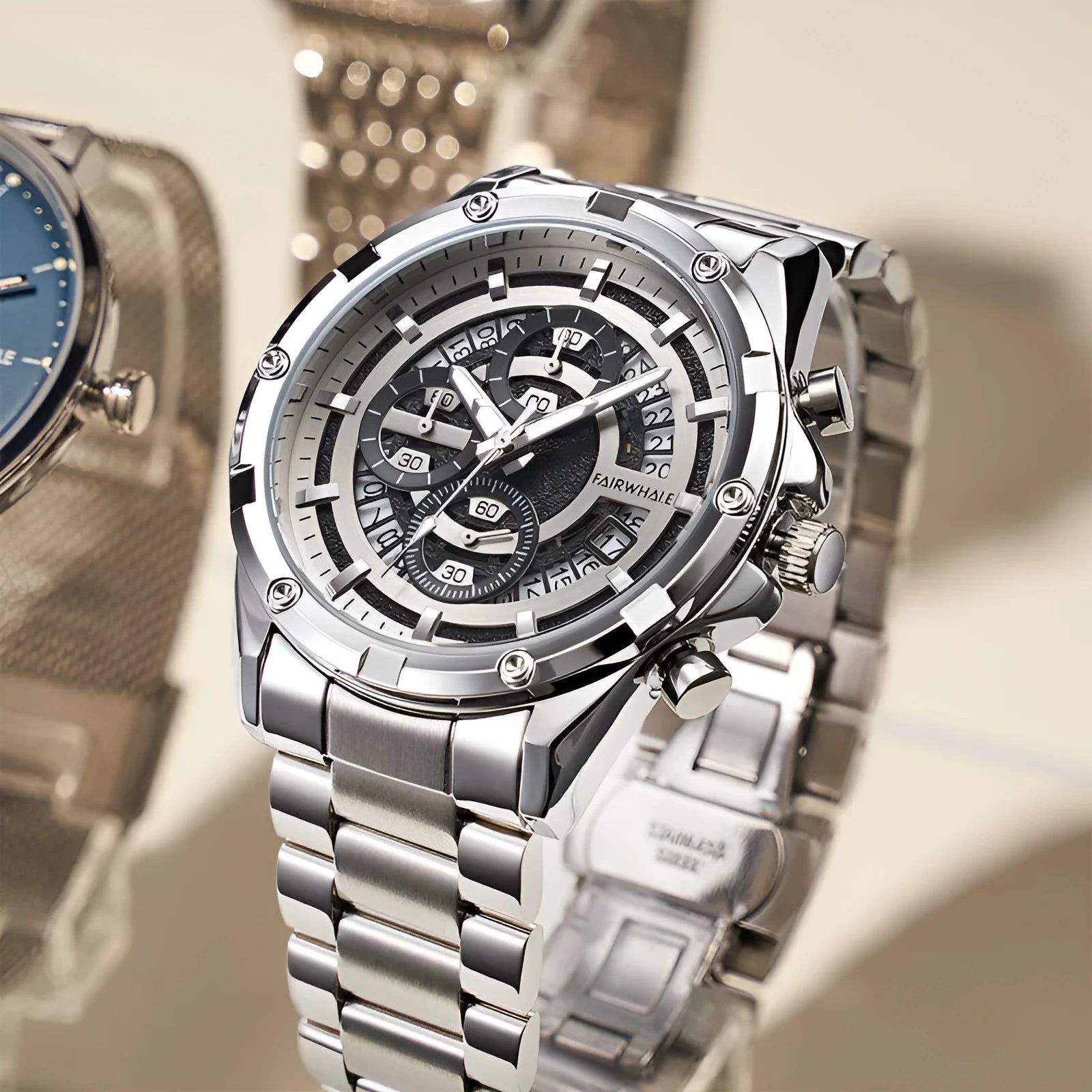 Men's luminous waterproof quartz watch with a steel bracelet in a casual style.