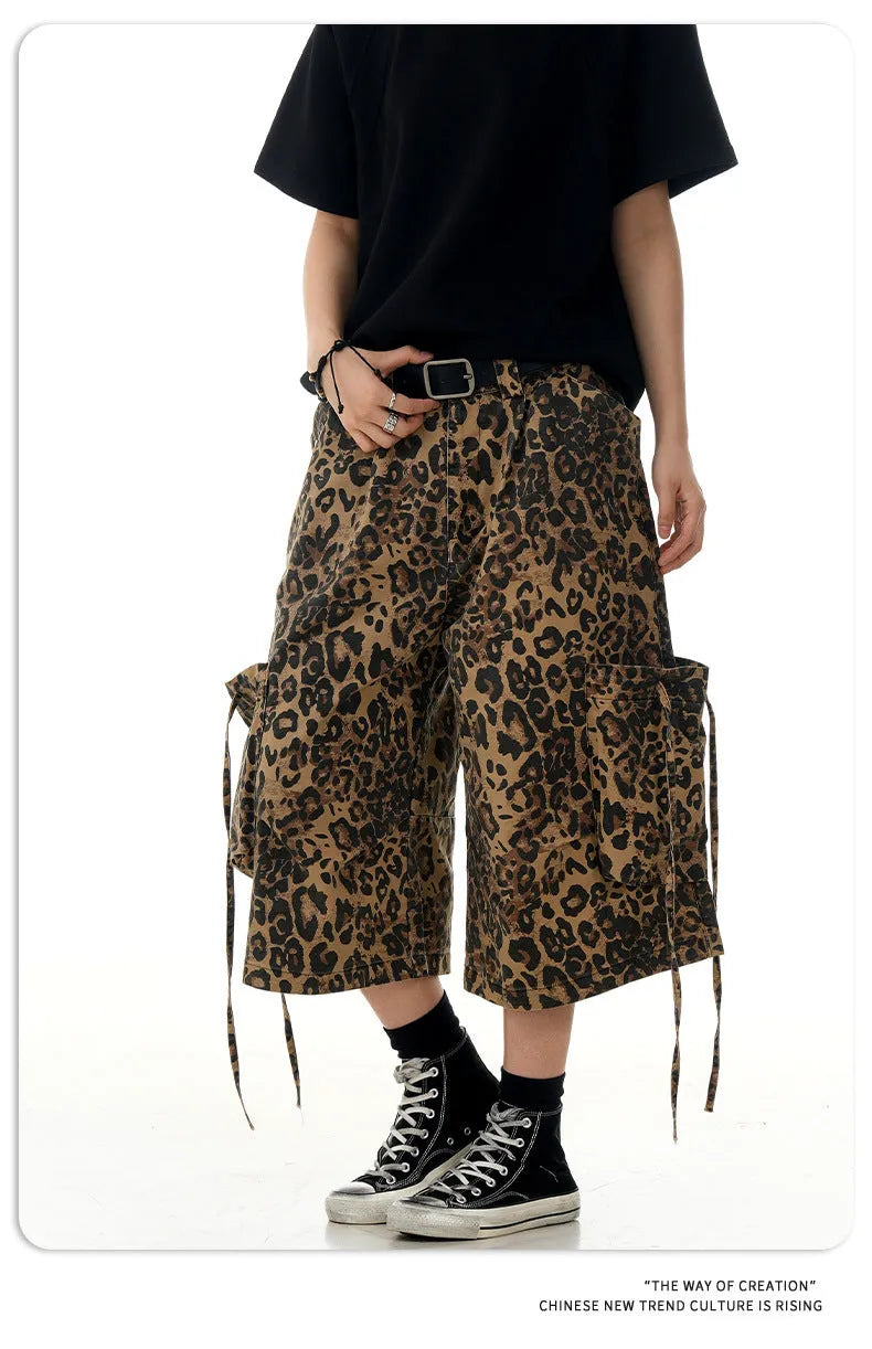 Leopard print cotton cropped pants with high waist and straight loose fit