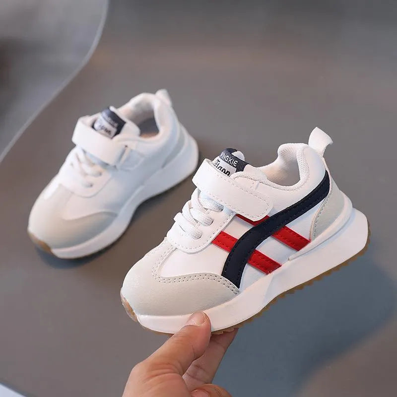 Children's Velcro sneakers in synthetic leather with rubber sole, shown in beige colour