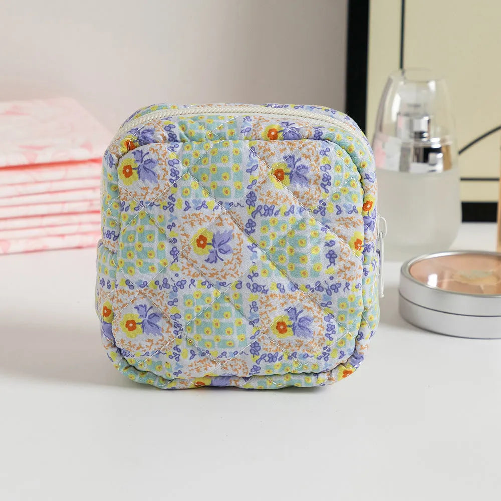Polyester women's key storage bag with floral pattern in various colour options