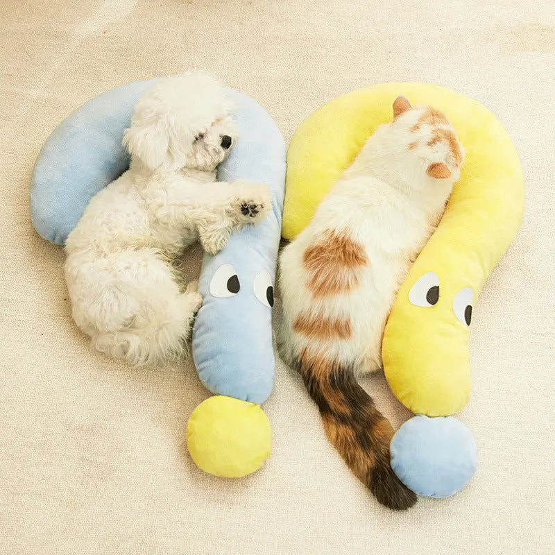 Blue rectangular pet pillow measuring 62cm by 39cm for cats and dogs