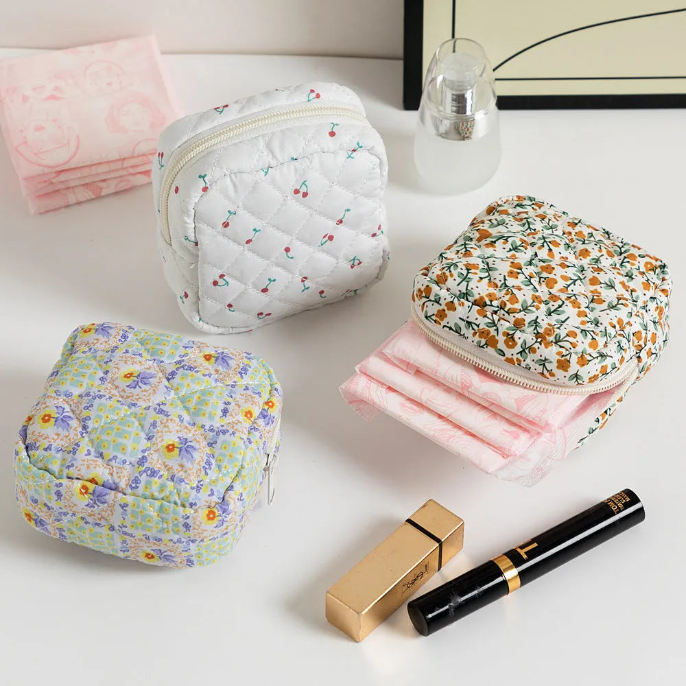 Polyester women's key storage bag with floral pattern in various colour options