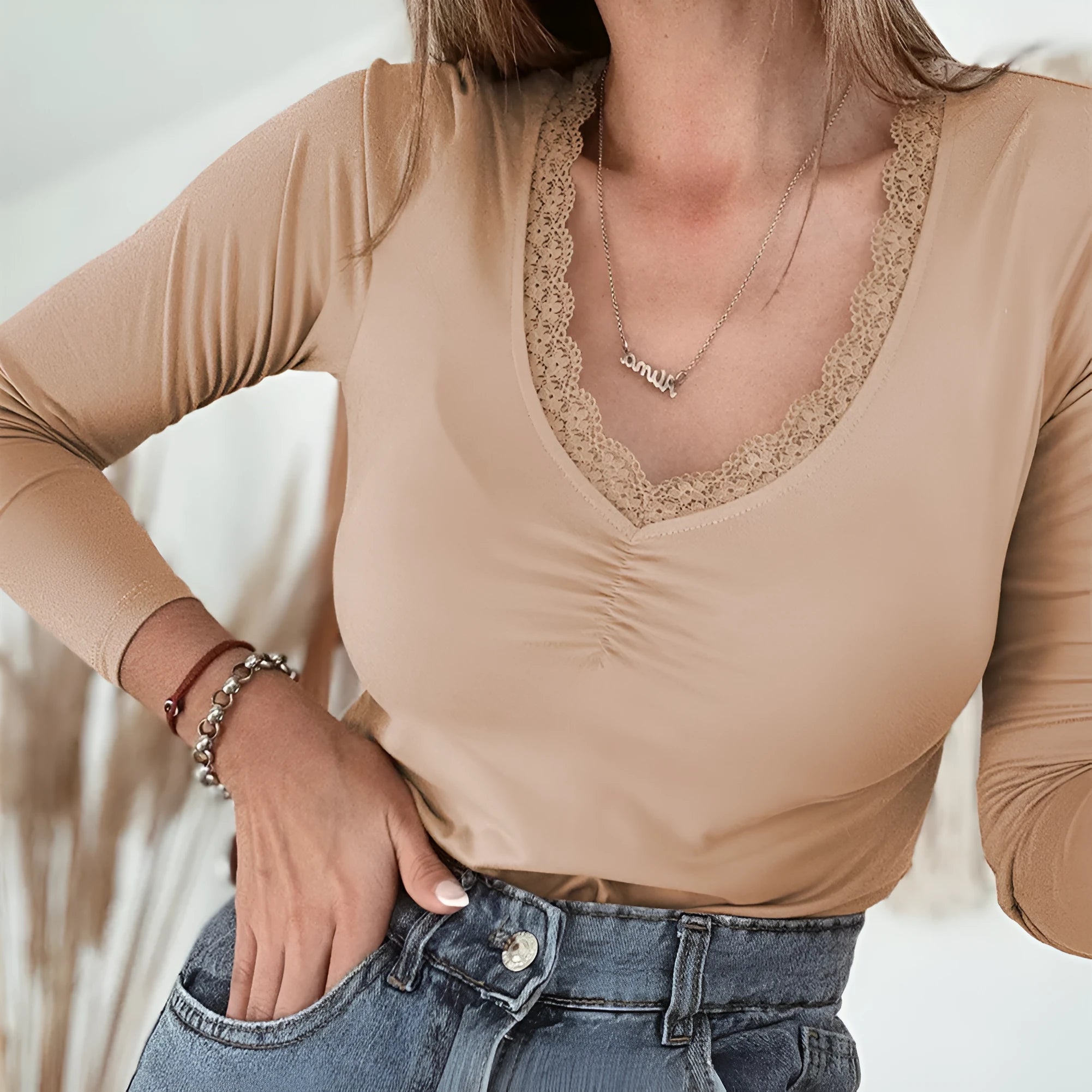 Women's solid colour casual top with lace trim and long sleeves in slim fit