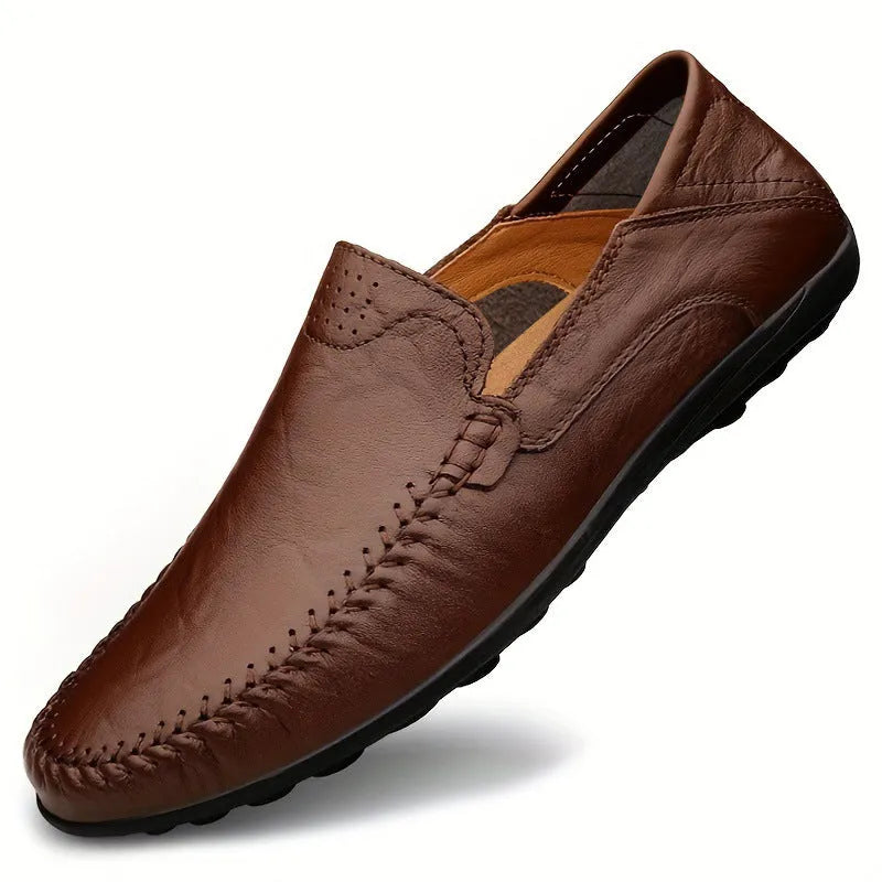 Men's round-toe casual leather shoes in cowhide with flat rubber sole, shown in black and brown colour options.