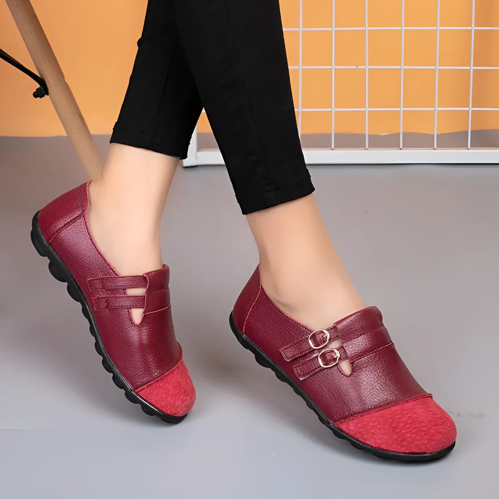 Women's casual round-toe flat shoes with a black Velcro strap on a cow leather upper.