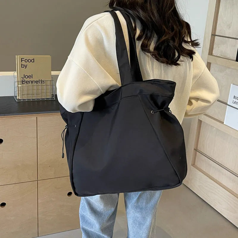 Soft foldable Oxford cloth commuter shoulder tote bag in street trend style