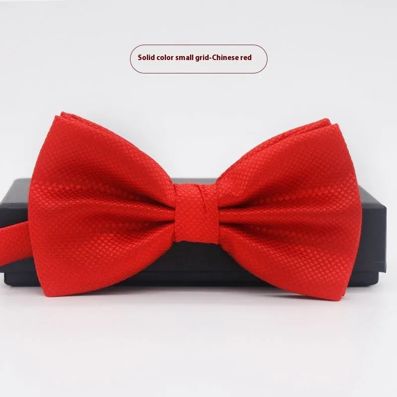 Men's solid colour formal bow tie in flat head style showing 12x6cm dimensions