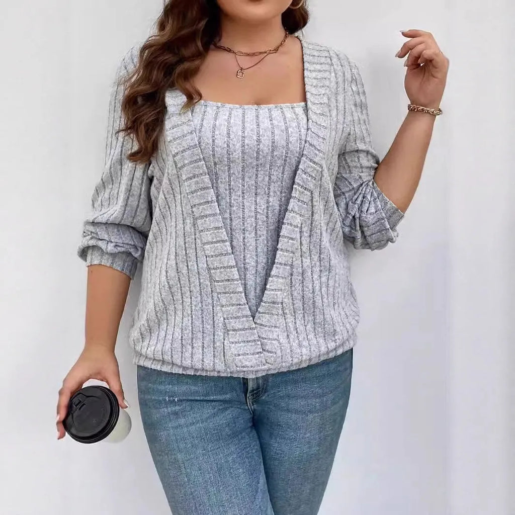 Loose fit V-neck long sleeve false two-piece suit in solid colour rib fabric.