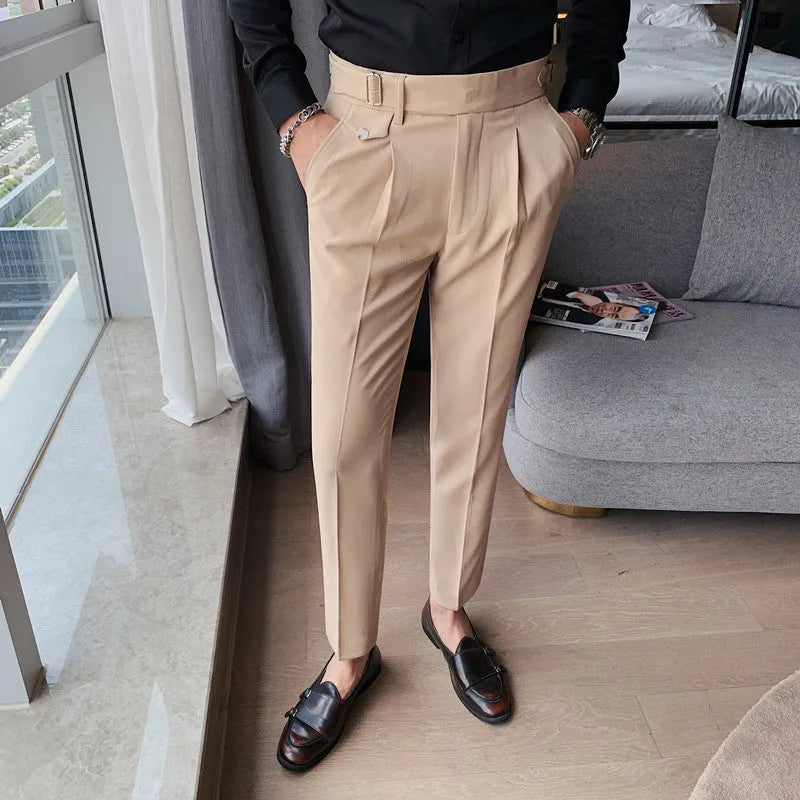 Men's straight-leg casual trousers in a solid colour on a neutral background.