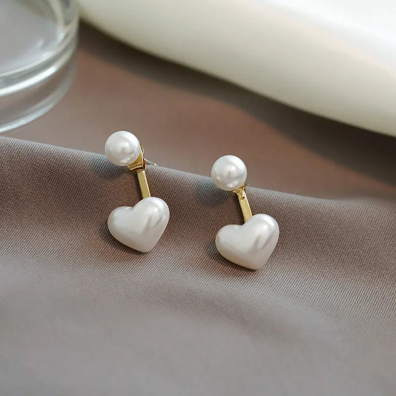 Women's Korean-style heart-shaped pearl stud earrings with electroplated alloy and artificial gemstones