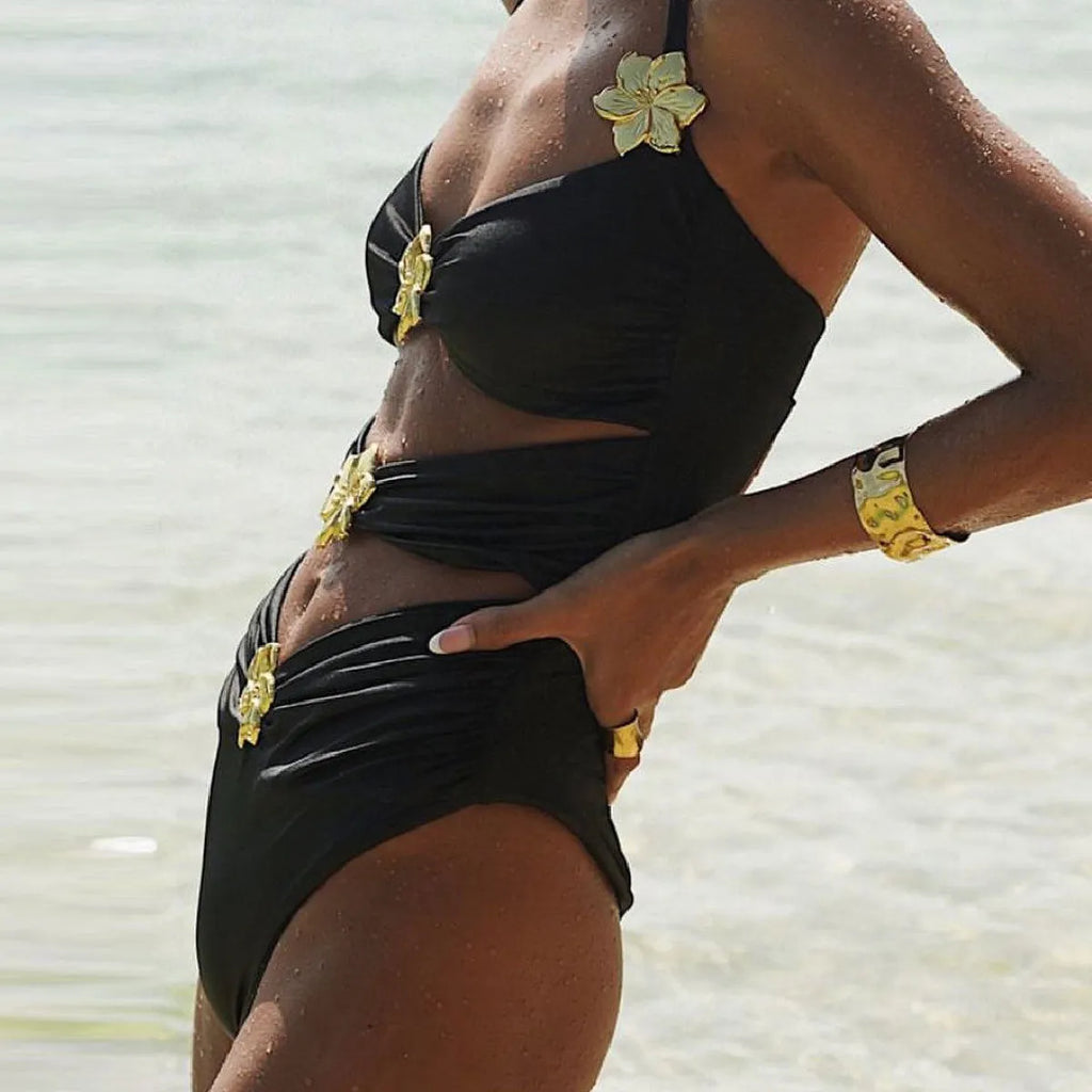 Women's solid colour one-piece swimsuit with hollow-out tube top and removable short skirt