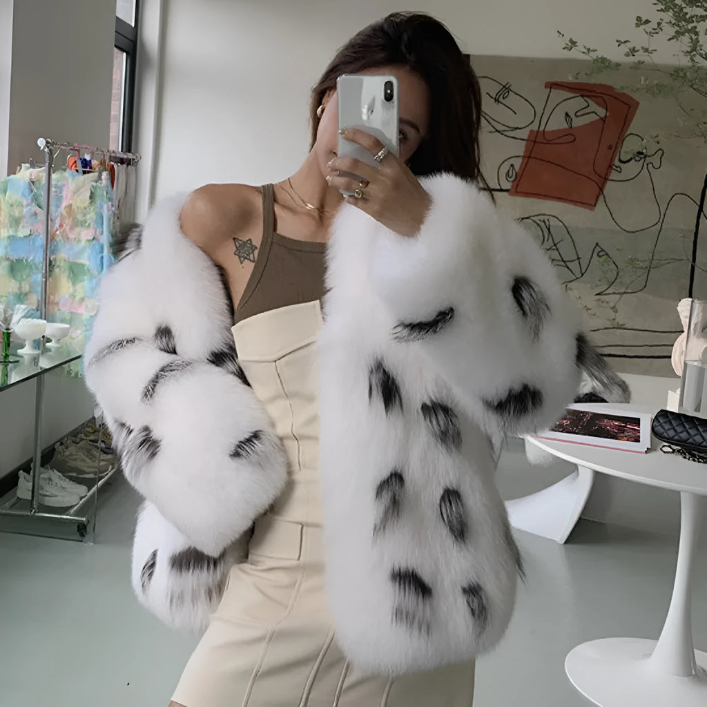 Black and white faux fur raccoon-style coat for women, Korean street fashion slim-fit design.