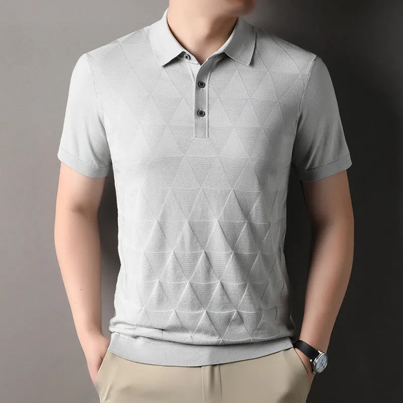 Men's thin ice silk short sleeve T-shirt in regular fit showing quick-drying knitted fabric