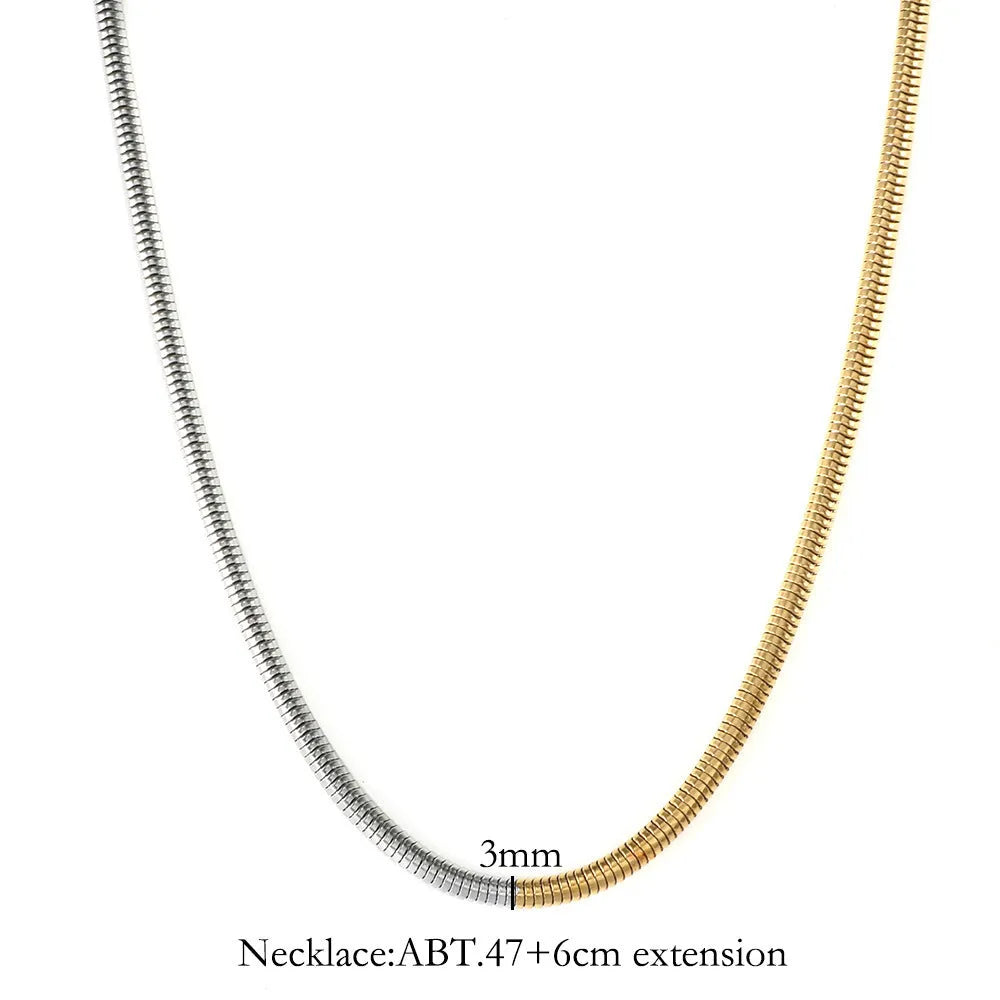Women's stainless steel snake bone chain necklace with 3mm cold golden plating and geometric design