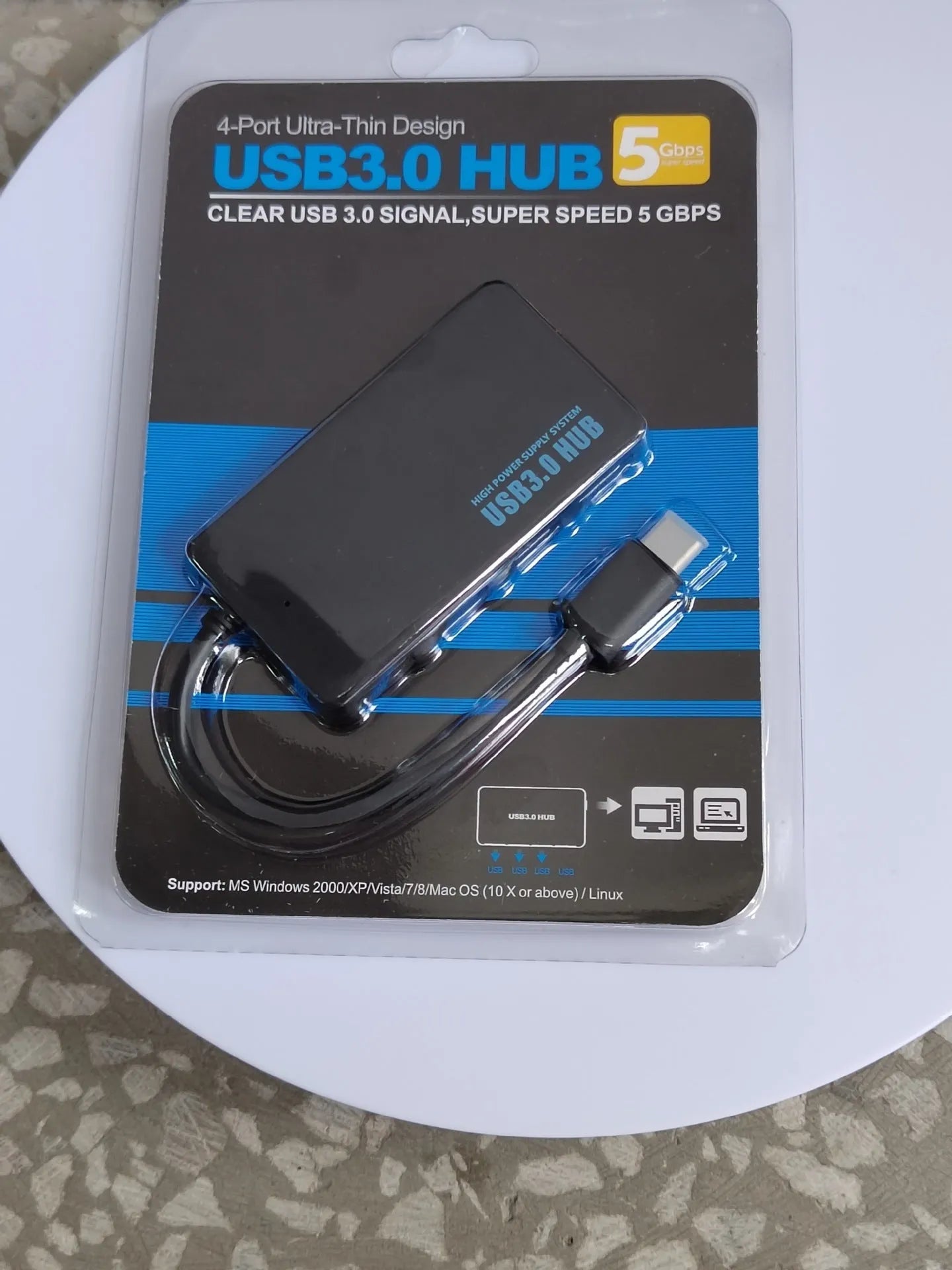 USB extender hub with 20cm cable showing multiple USB ports in pearlescent bag packaging