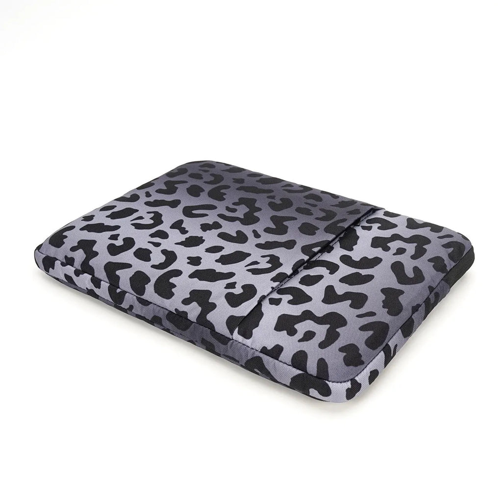 Leopard print laptop sleeve with anti-shock flannel lining for 13-inch or 15.6-inch laptops