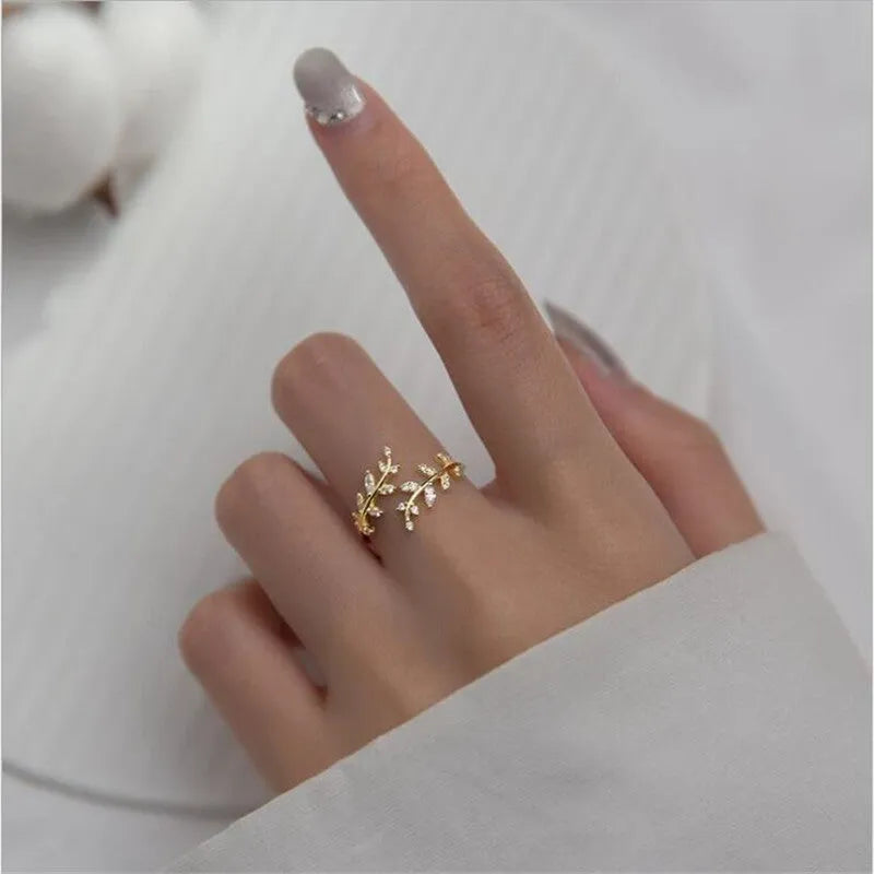 Women's branch leaf ring in electroplated copper with geometric design, silver or gold tone finish