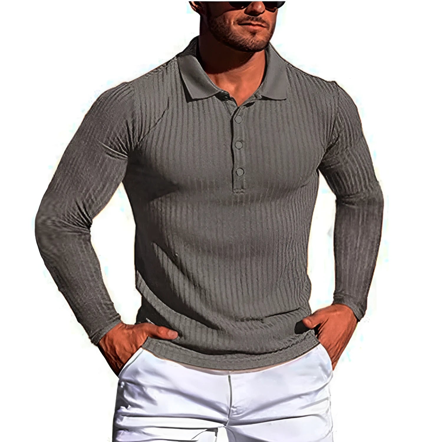 Man wearing a loose-fitting striped knit shirt in a solid colour with short sleeves.