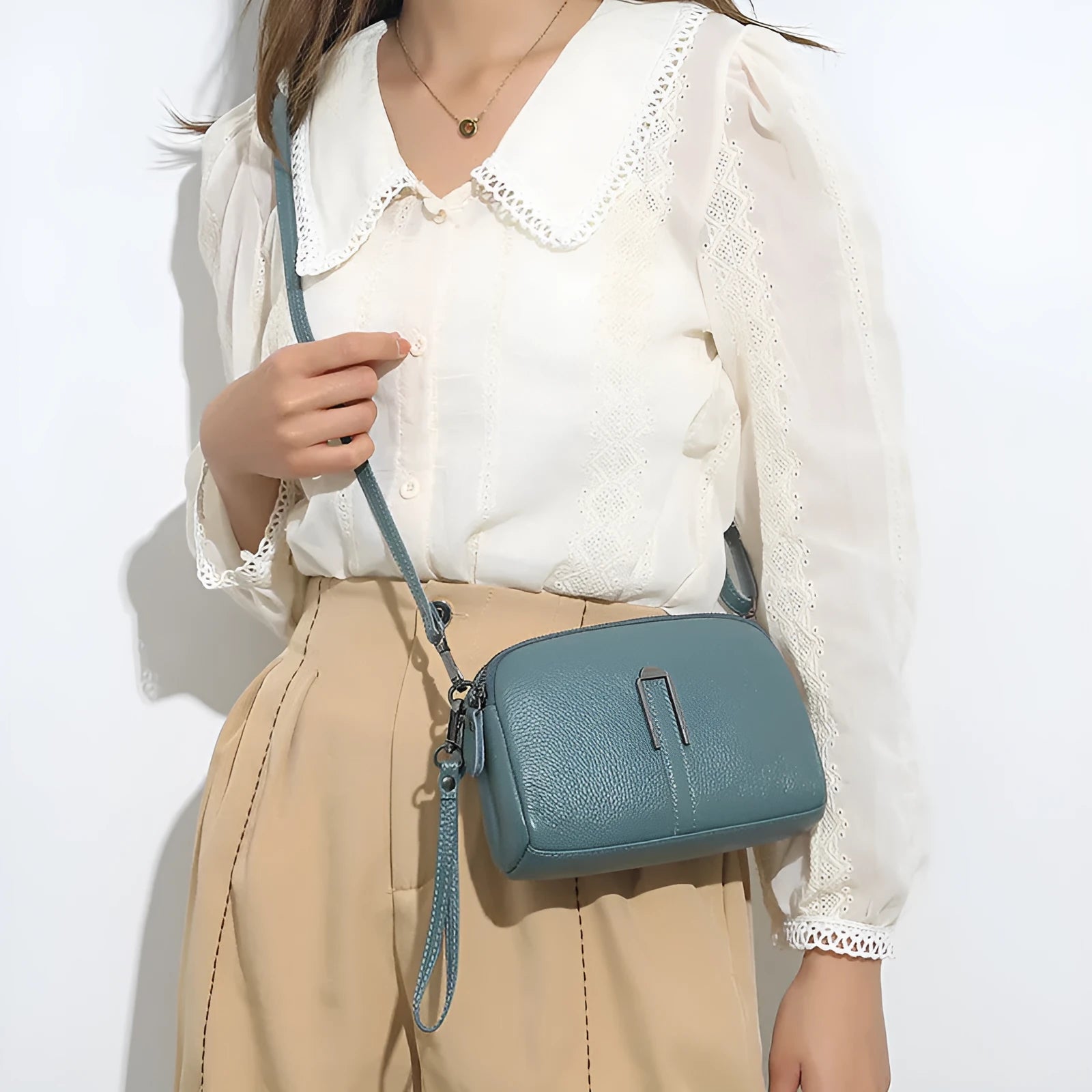 Genuine leather women's shoulder bag with horizontal square design in dark khaki colour
