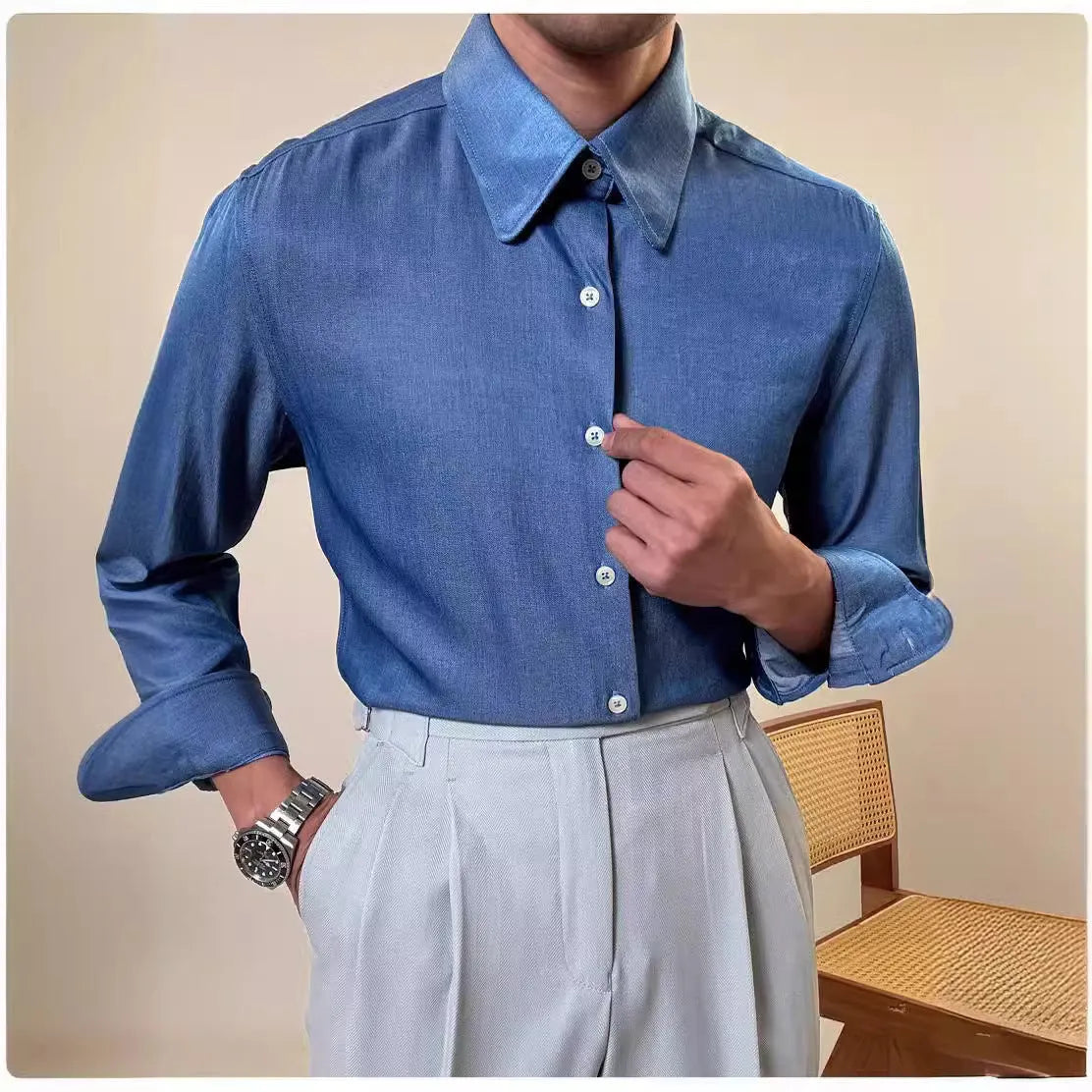 Men's slim fit long sleeve shirt in blue, business casual style