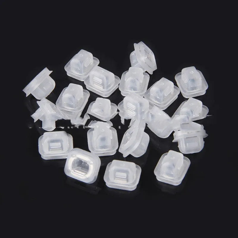 BMW interior plastic buckle fasteners for E39 and E38 models, transparent clips measuring 17.3mm by 15.2mm