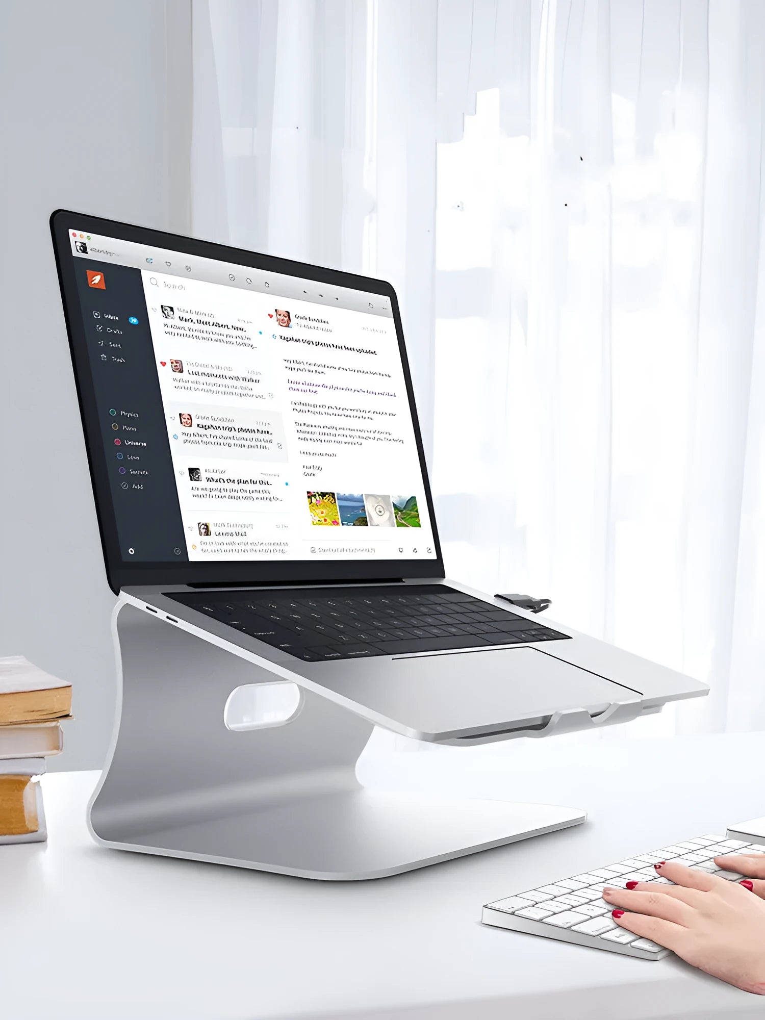 Aluminium rotating laptop cooling bracket with stripe heat dissipation surface