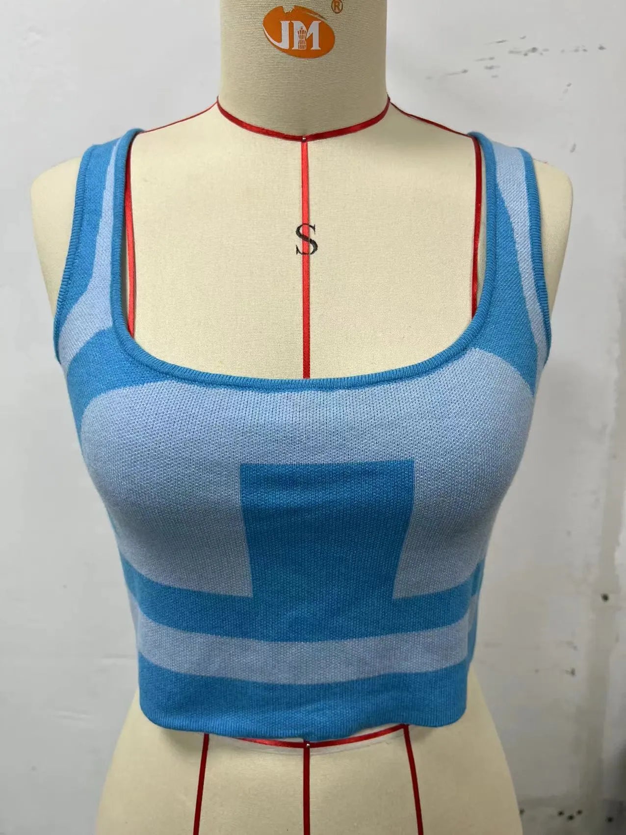 Women's U-neck camisole with contrast colour trim in slim fit polyester vest
