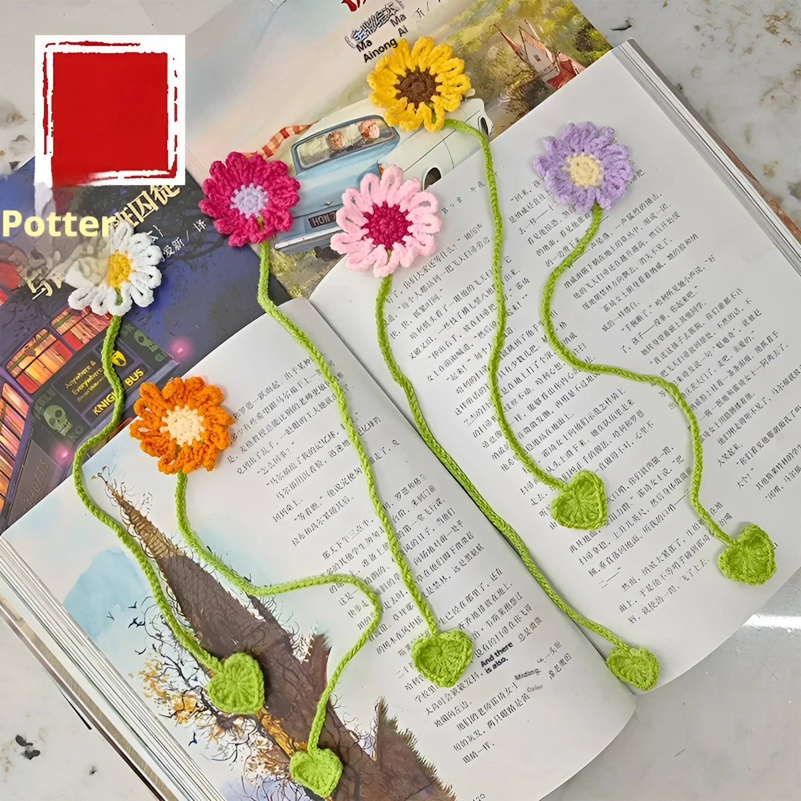 Hand-crocheted wool bookmark with daisy pattern and flexible wire core in milk cotton material