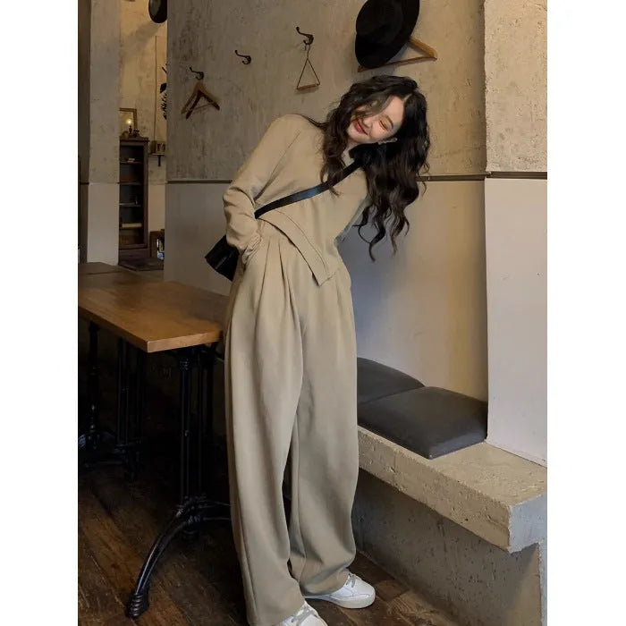 Women's khaki loose casual sports suit set with long sleeve top and trousers