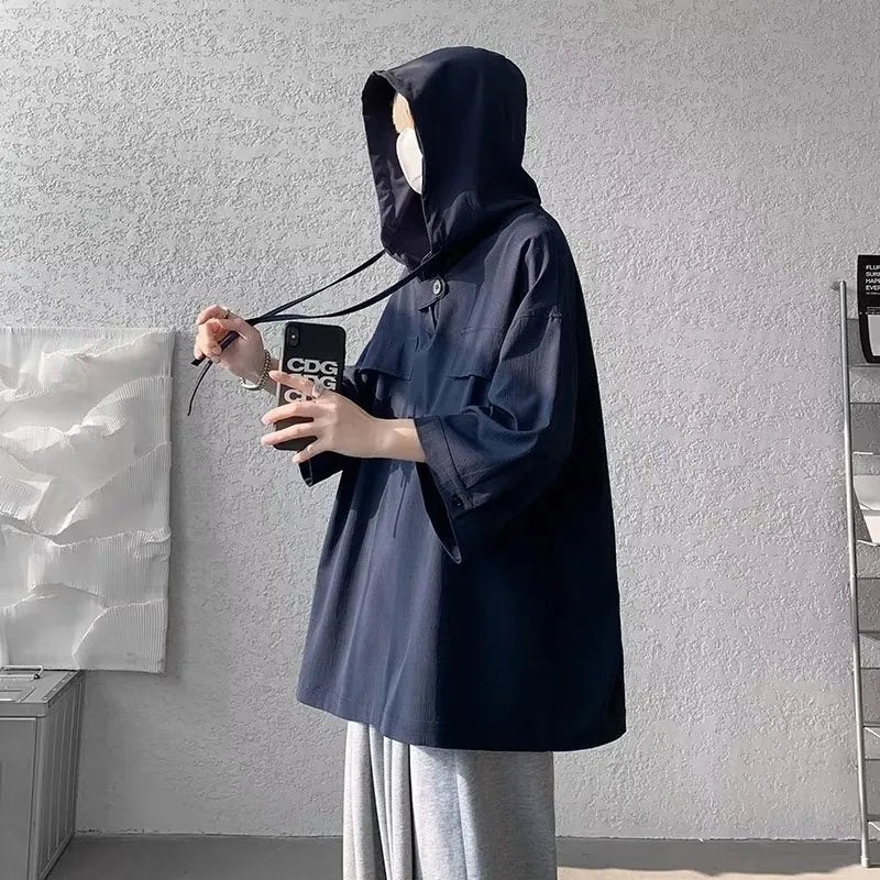 Men's hooded short sleeve t-shirt in loose fit summer style with polyester fabric