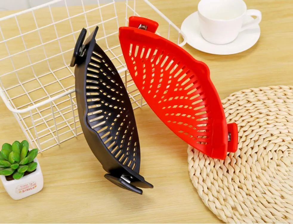 Silicone clip-on kitchen funnel with stainless steel buckle for pot draining and rice washing