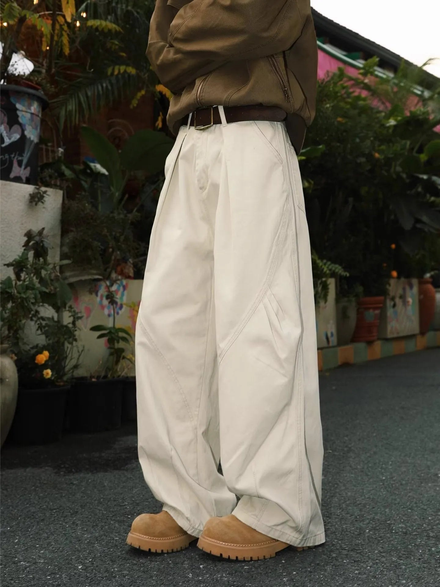 Men's straight cut pleated trousers in apricot colour with elastic waistband