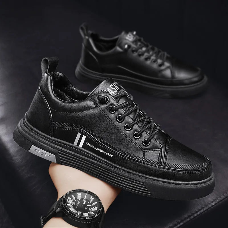 Men's low-top skateboard shoes with elastic band in white or black colour with stitching details