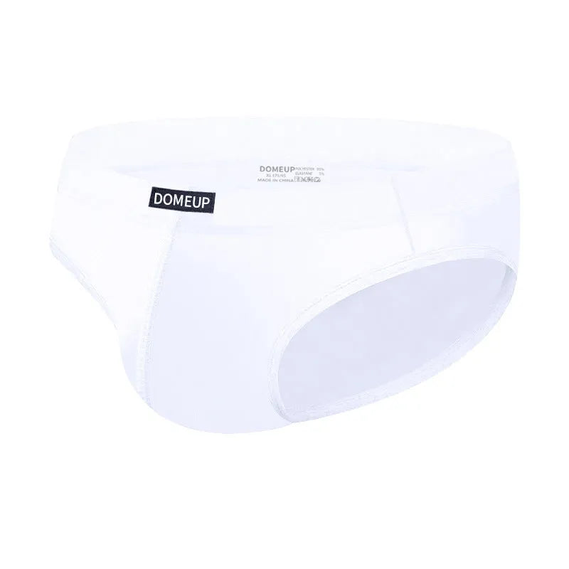 Men's solid colour briefs in seamless breathable fabric with low waist design