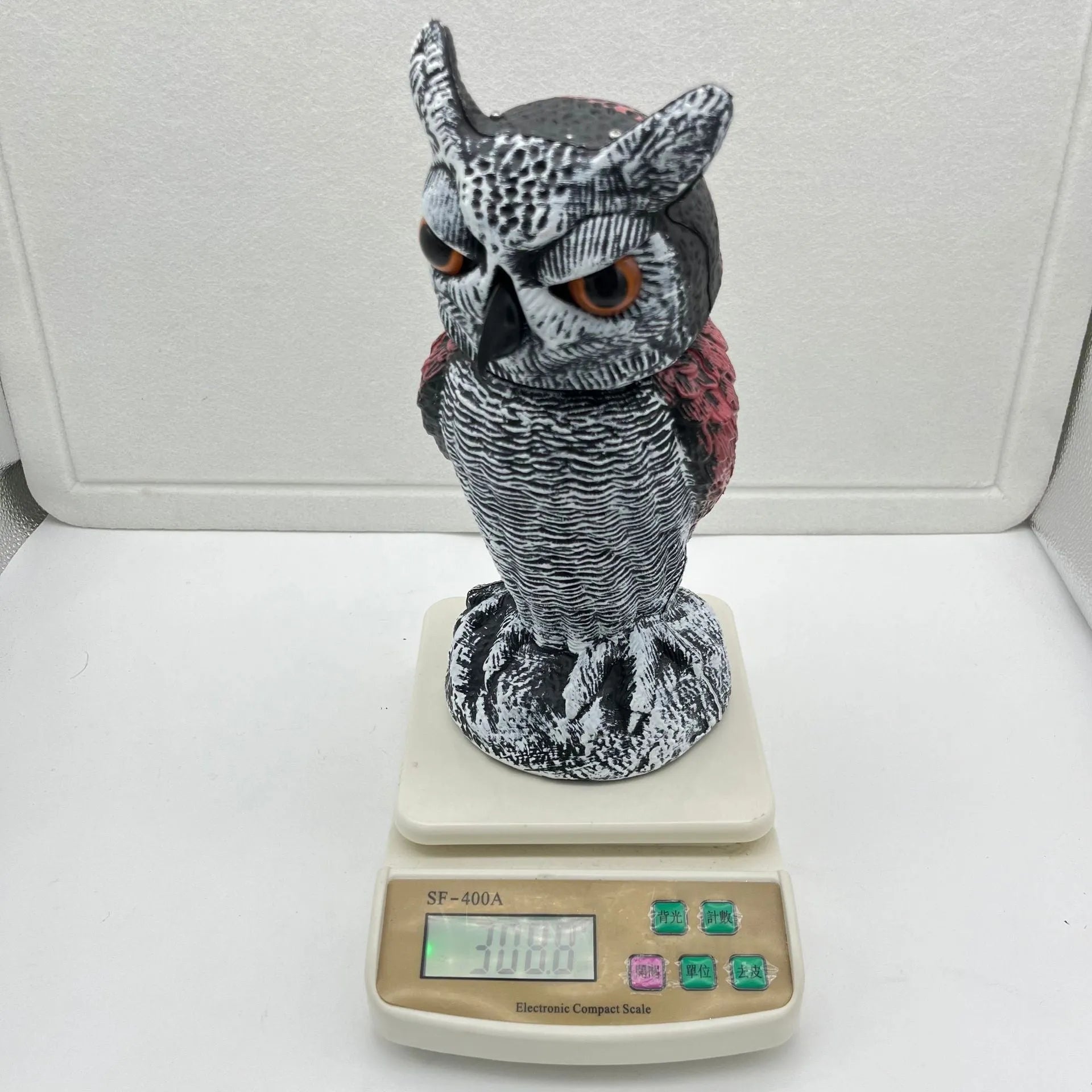 Artificial owl bait ornaments set with shaking head designs for outdoor bird scaring