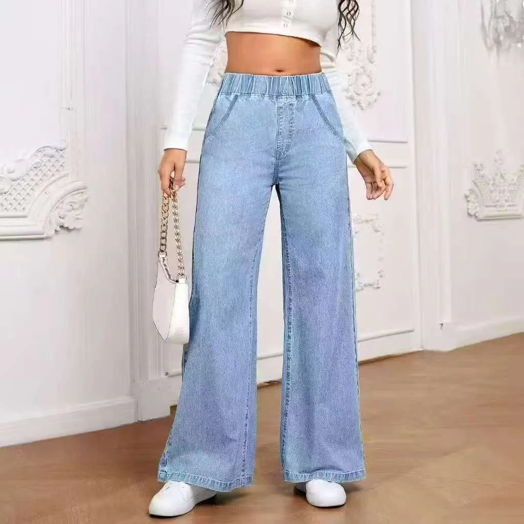 Light blue washed wide-leg plus size jeans with straight cut and zip fly opening