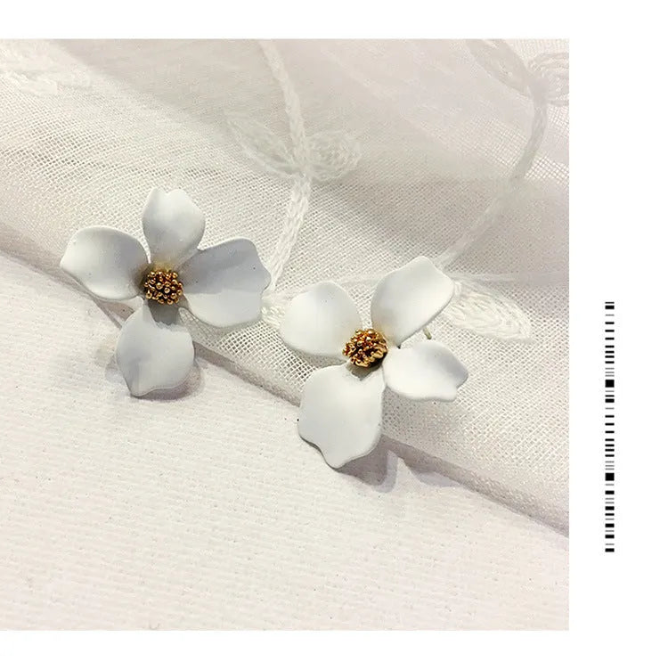 White and pink flower stud earrings for women with electroplated alloy construction