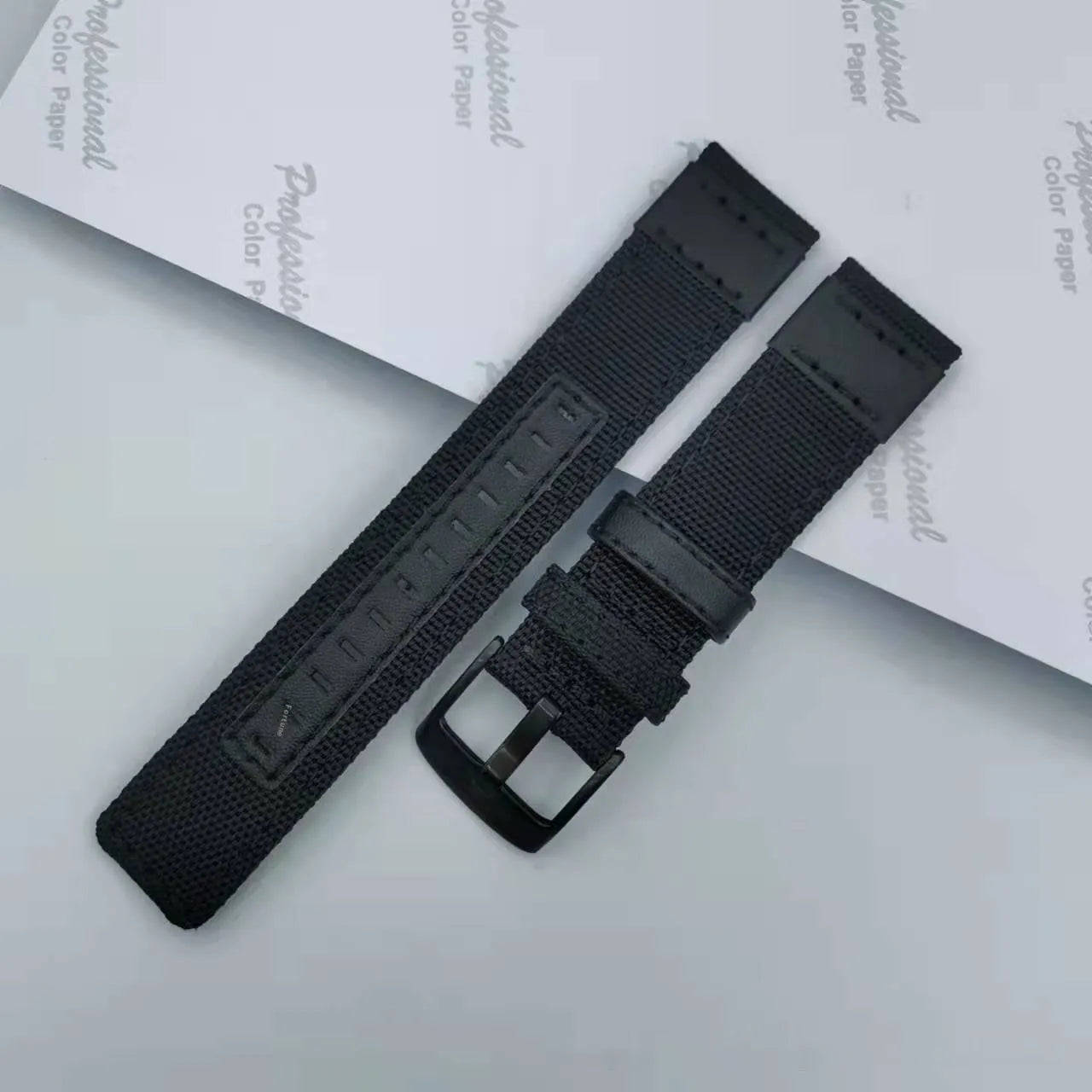Oxford cloth canvas watch strap shown in camouflage colour next to sizing options for 20mm, 22mm, and 24mm widths.
