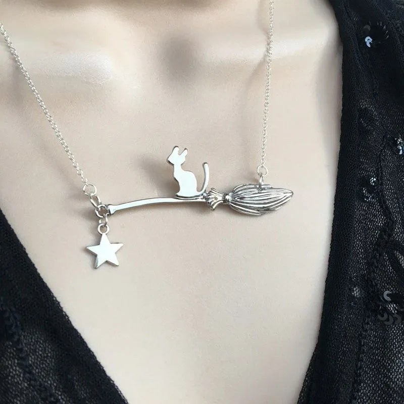 Black cat Halloween pendant necklace for women in alloy, showing simple animal zodiac design