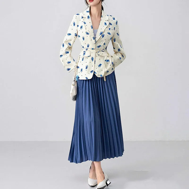 Suit jacket with adjustable collar lace-up and waist-tight design in polyester fabric showing colour options