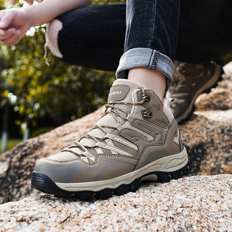 High-top hiking shoes with flannel upper and rubber soles in various colours for outdoor walking
