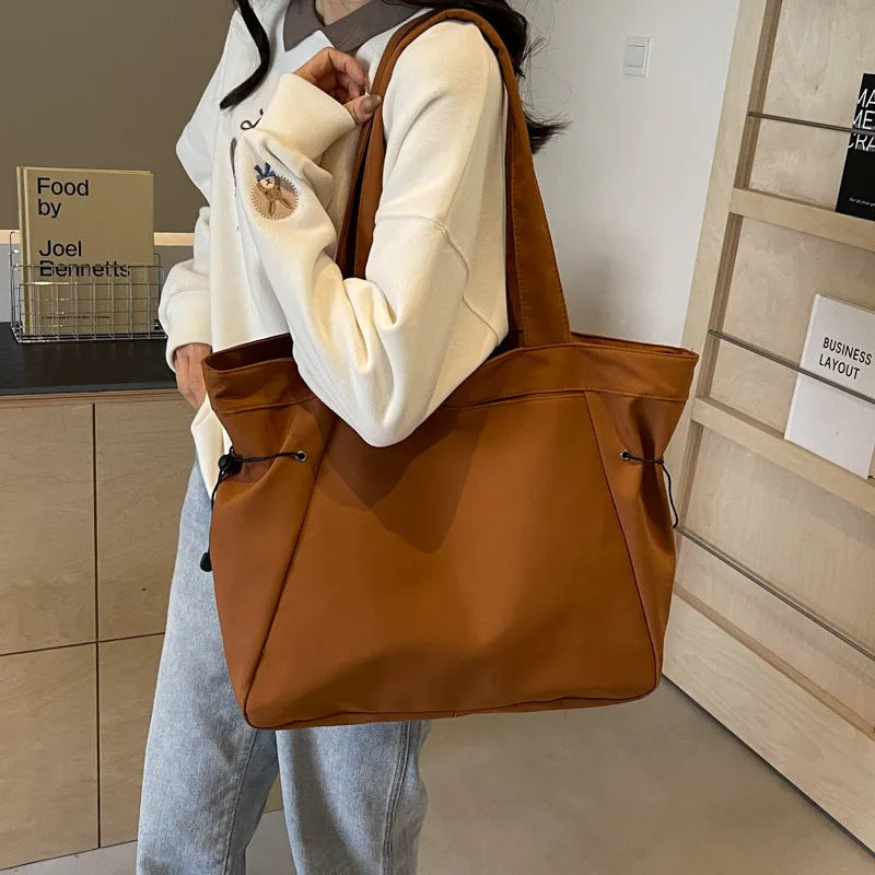 Soft foldable Oxford cloth commuter shoulder tote bag in street trend style