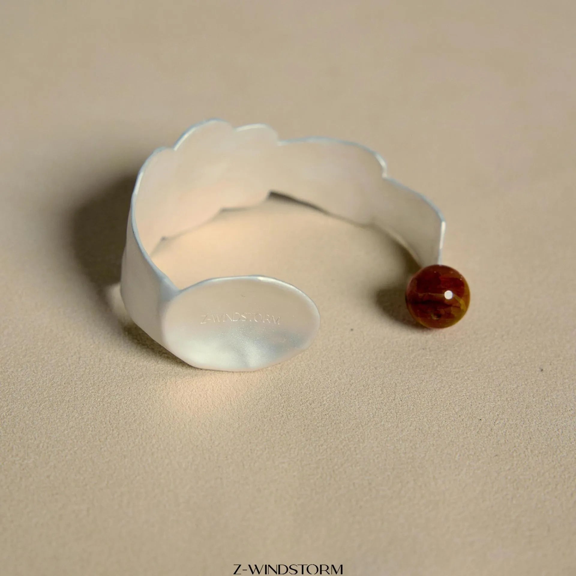 Small round spoon stewed pork ring and bracelet jewellery set with diamond shape design