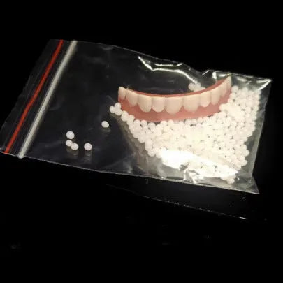 Disposable silicone simulation dentures for dental training with upper and lower teeth
