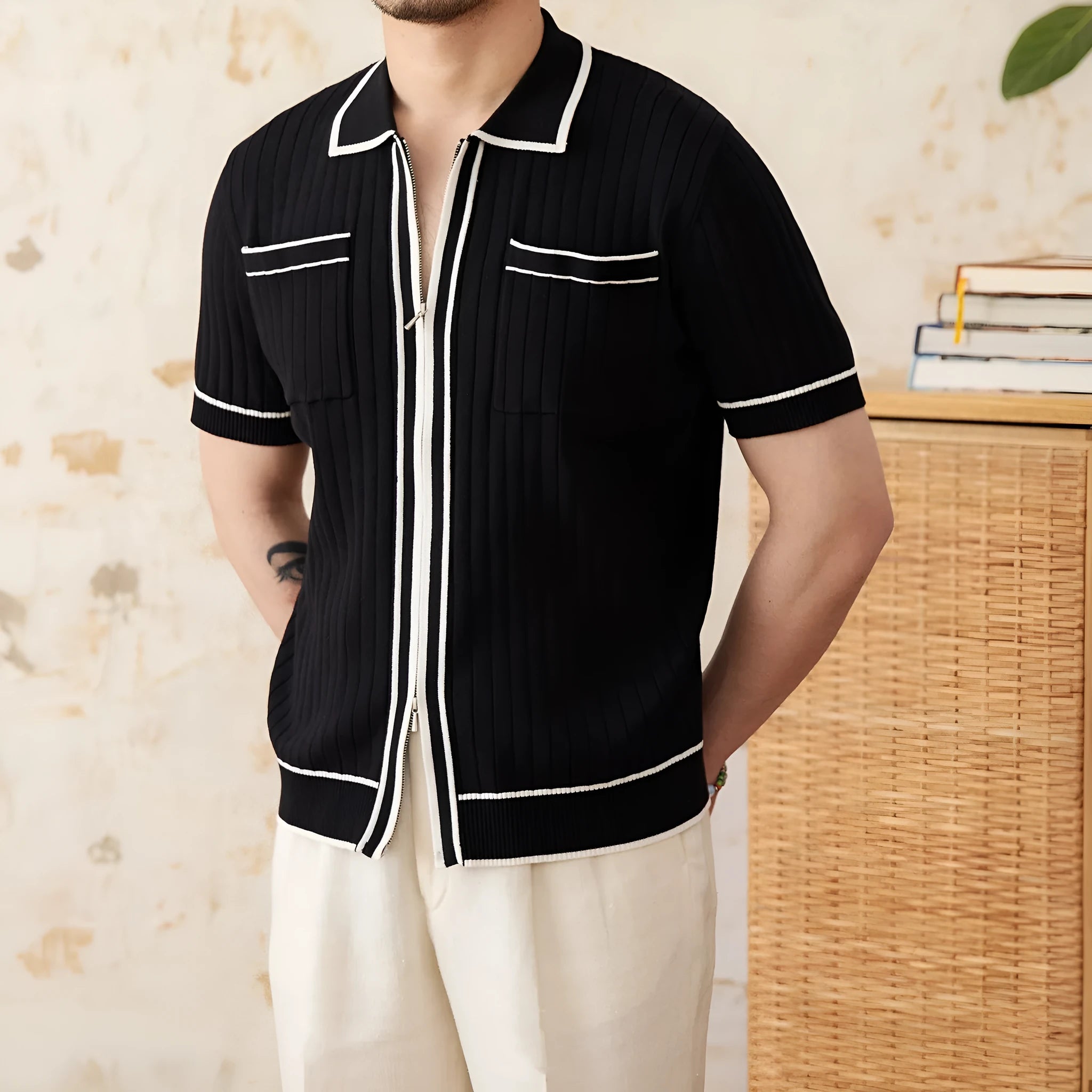 Slim elastic lapel collar short-sleeved polo shirt in black and white colours