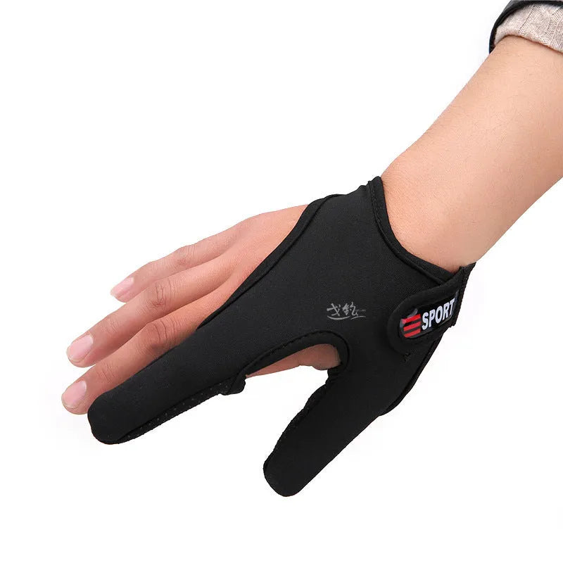 Two finger fishing glove for lure fishing with microfiber palm and diving cloth back in camouflage colour