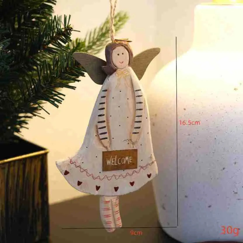 Hand-painted wooden door plate pendant in American country style with choice of letters, love heart, or XINGX design