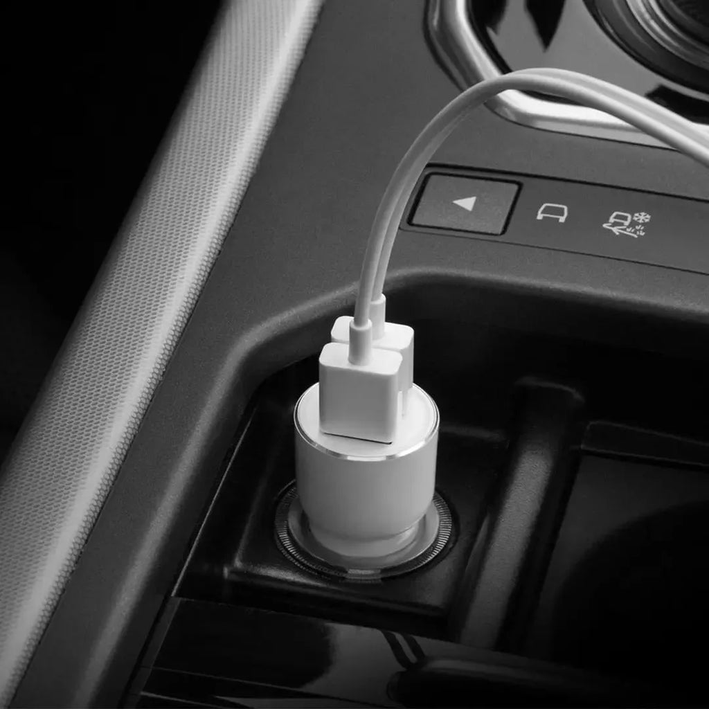 Ruimi 3S Music Bluetooth Car Charger in black with USB port
