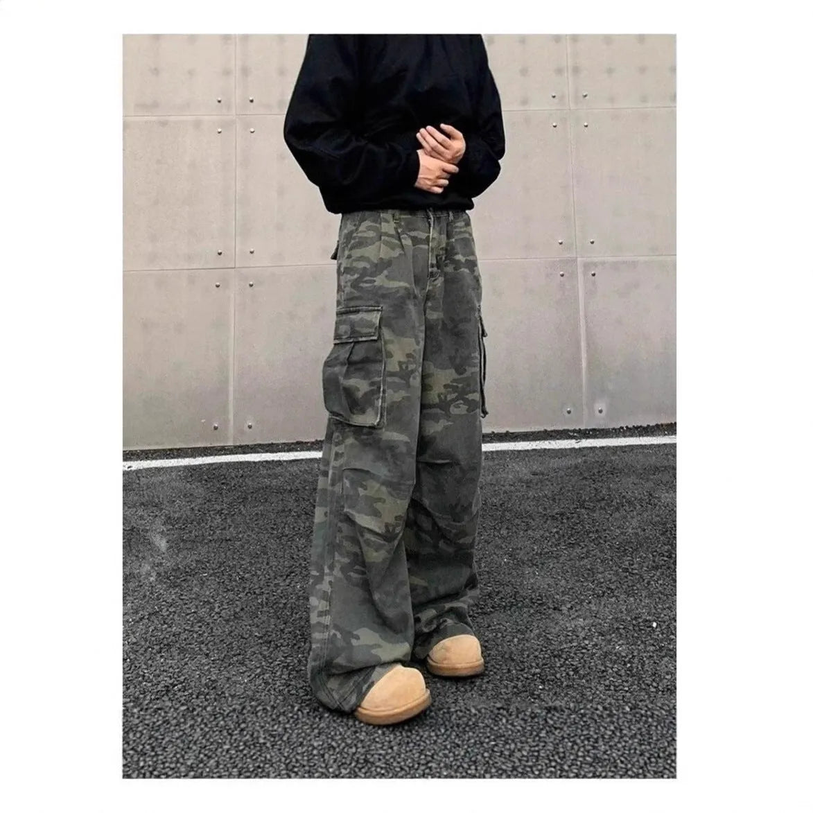 Men's vintage style cargo pants in washed camouflage pattern with multiple pockets, Korean design